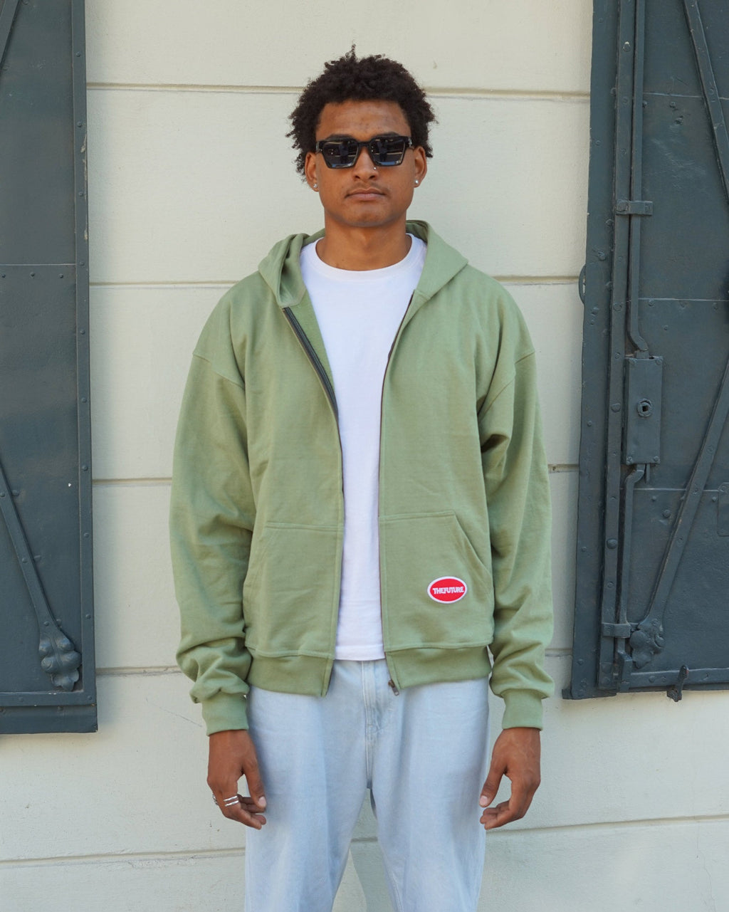 DREAMERS ZIPPER HOODIE
