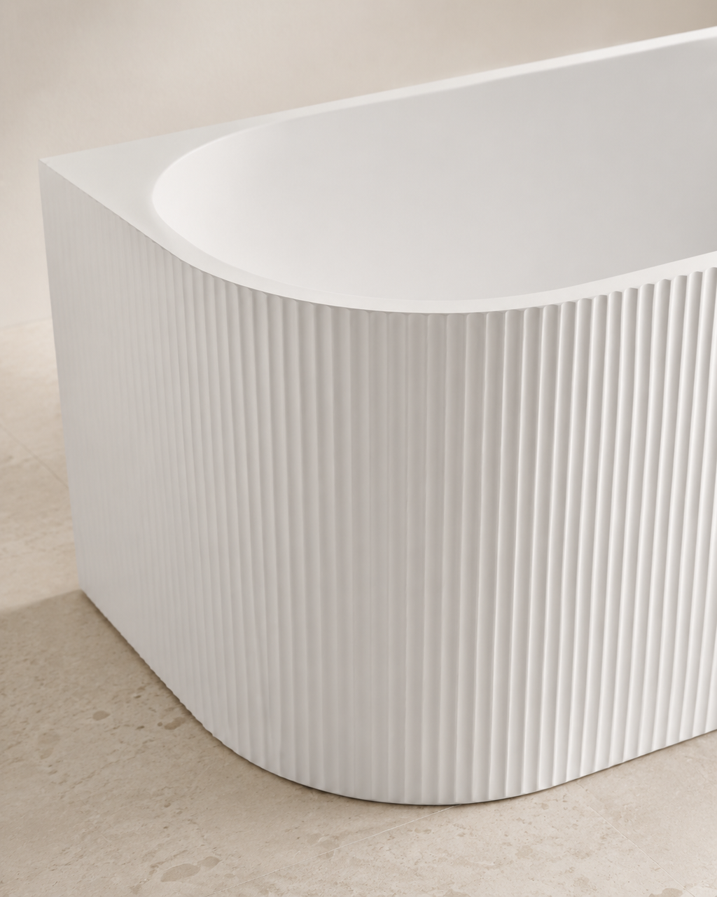 White Freestanding Oval Acrylic Soaking Bathtub